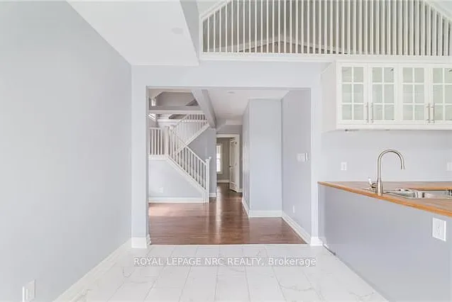 6 Clark St #UPPER — Photo 7