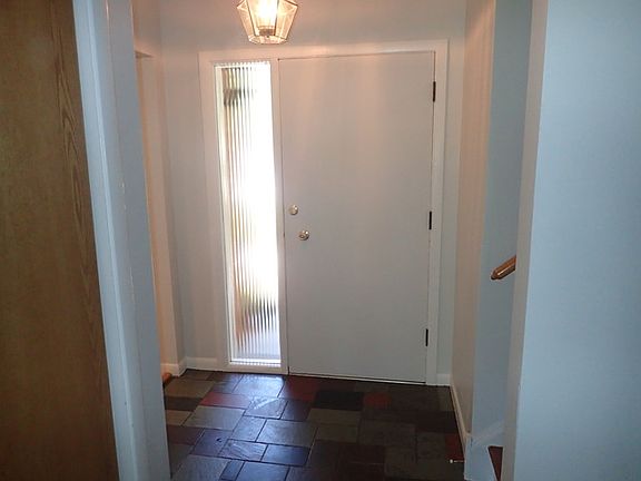 3rd image of 1301 E Eastman St