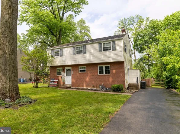 2297 Mulberry Ln, Lafayette Hill, PA 19444