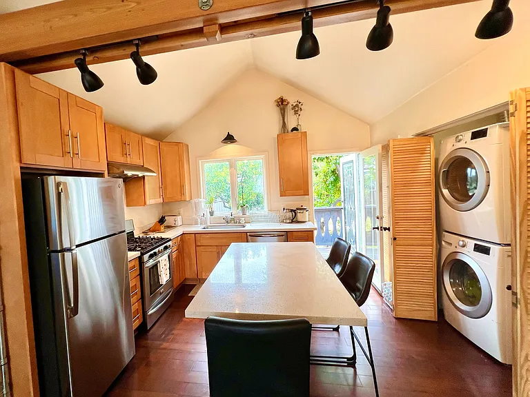453 Ashton Ave — Photo 4