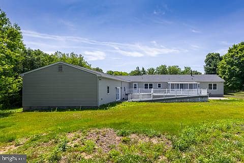 4th image of 1124 Lexington Dr