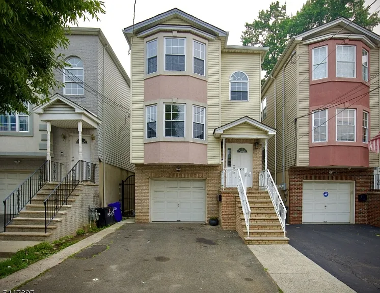 452 Marshall St #2 — Photo 1