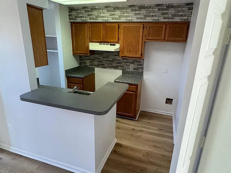 612 Bridlewood Dr — Photo 17