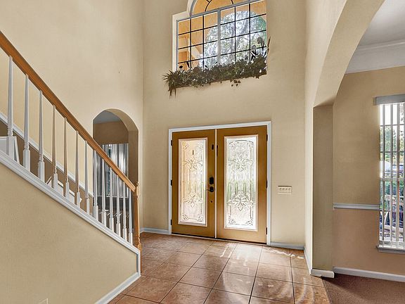 3rd image of 320 Ivy Lakes Dr