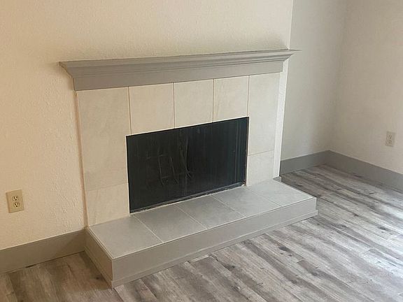 5th image of 205 SW Clark St #10953300