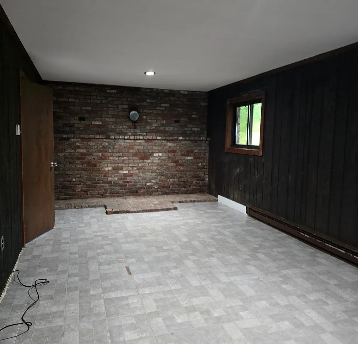 4 bed, $2,000 — Photo 1