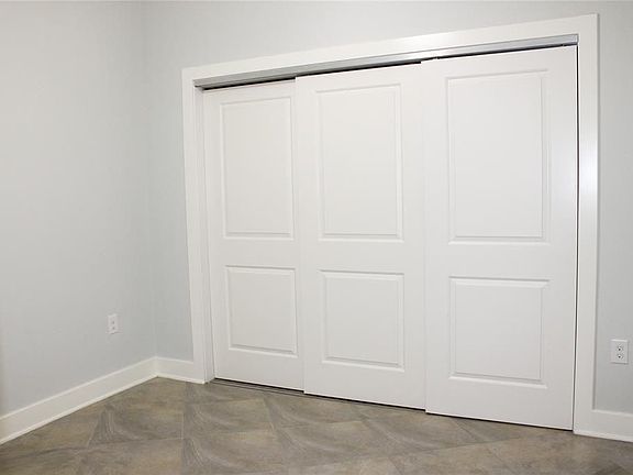 4th image of 1011 Studemont St #107