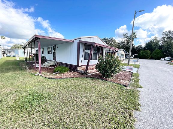 3rd image of 75 Tanglewood Ln