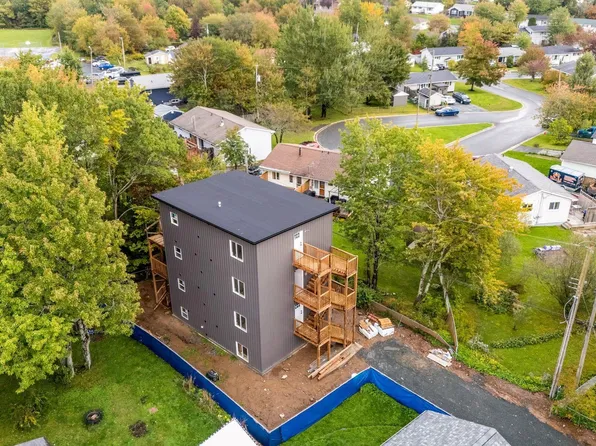 32 Aspen Cres, Halifax, NS B4C 1C7