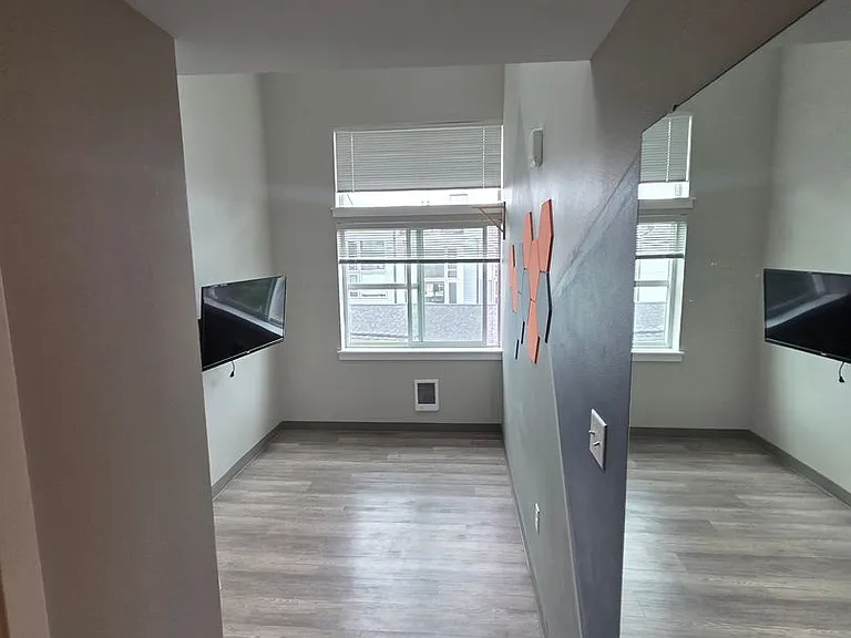 Madison 2.0 Studios — Photo 27