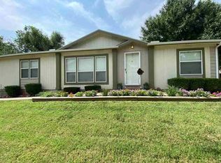 1530 N 5th St, Arkansas City, KS 67005