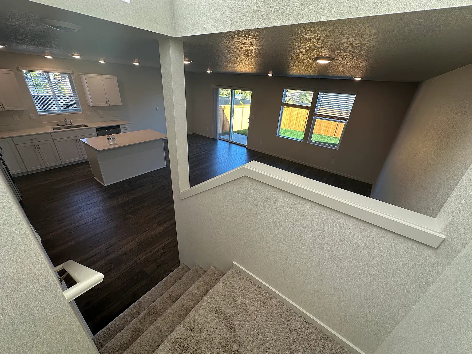 4 bed, 2.5 bath, 1880 sqft, $2,800 — Photo 4
