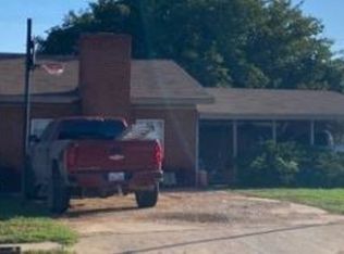 1202 9th St, Shallowater, TX 79363