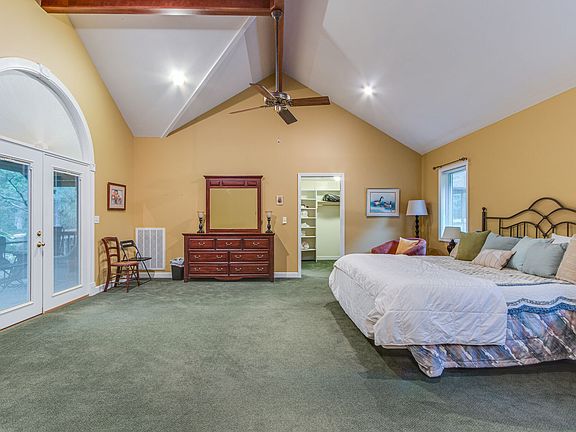 5th image of 723 Dogwood Dr