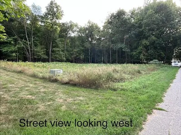 8975 Edgewater Dr, Stanwood, MI 49346