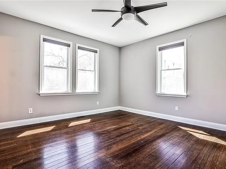 220 Mayson Ave — Photo 15