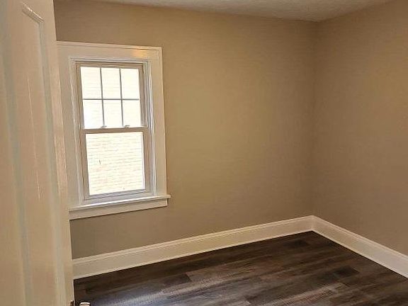 5th image of 3371 Sylvanhurst Rd