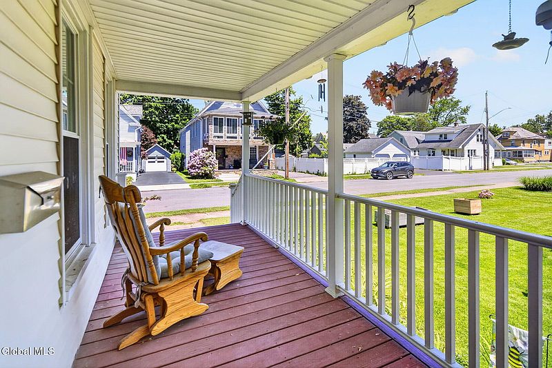 2nd image of 409 Riverside Avenue