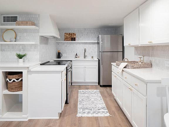 Beautiful kitchen with brand new appliances and lots of counter space.