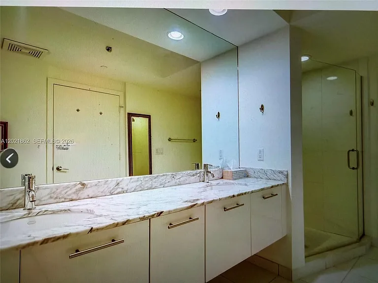 500 Brickell Ave #1600 — Photo 15