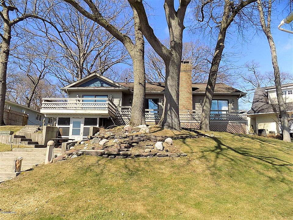 1st image of 580 Lawn Ave