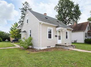 1724 N Owaissa St, Appleton, WI 54911