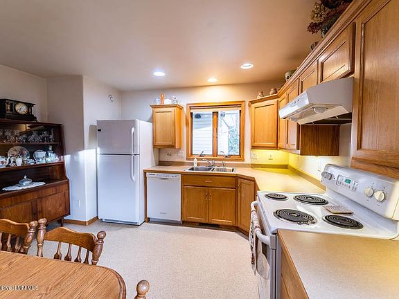 5th image of 25767 Frieda Dr
