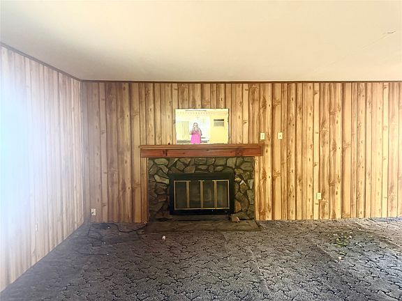 4th image of 221 Northview Dr