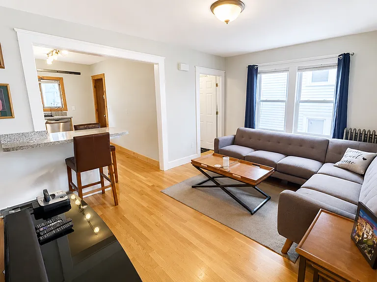 18A Bond St #1 — Photo 3