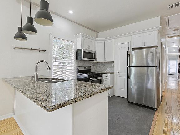 5th image of 4233 S Tonti St #1