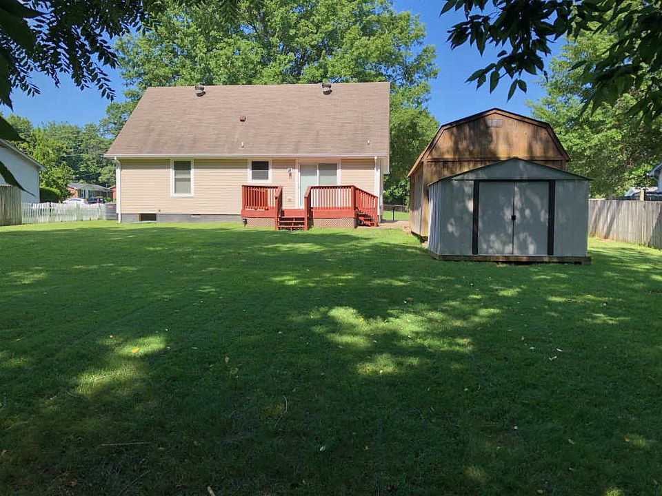 2nd image of 415 Lillie Belle Ln