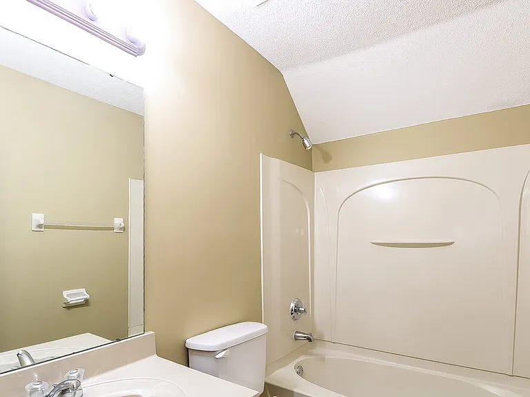 10156 Lynham Dr — Photo 15