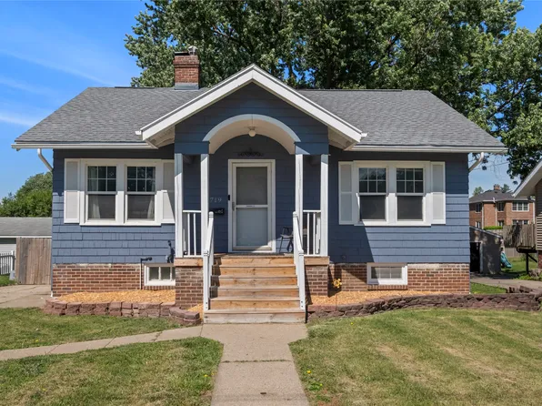 719 W 7th St S, Newton, IA 50208