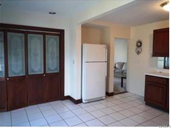 3rd image of 34 Jersey Ave