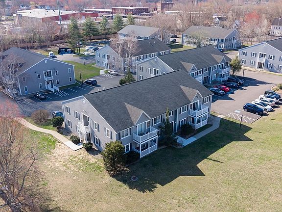 3rd image of 450 Somerset Ave APT 104