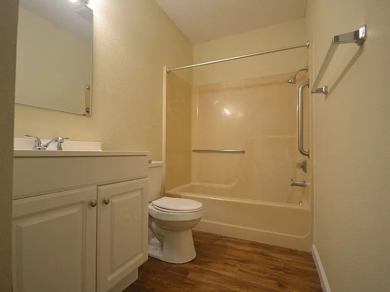 406 Judy St — Photo 7