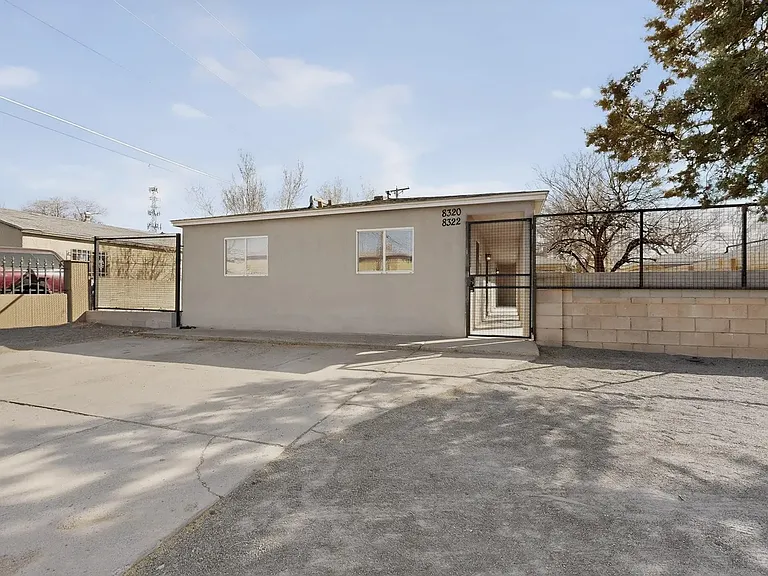 8320 Trumbull Ave SE — Photo 9