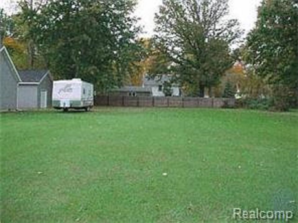 2nd image of 000 Orchard Lake Rd