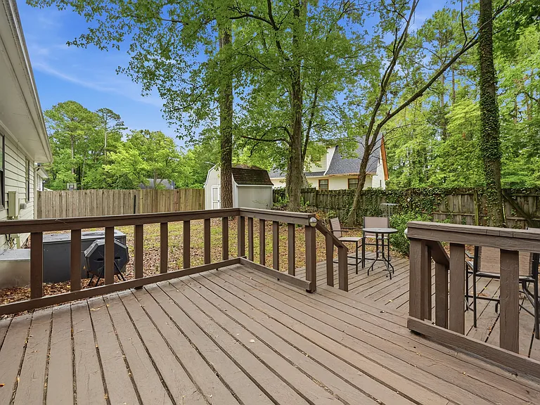 817 Wyldewood Rd — Photo 3
