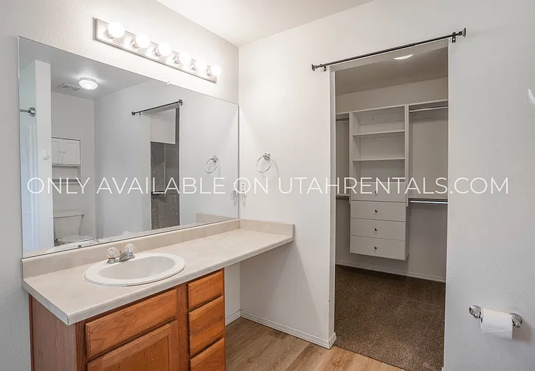 215 S 1050 W — Photo 19
