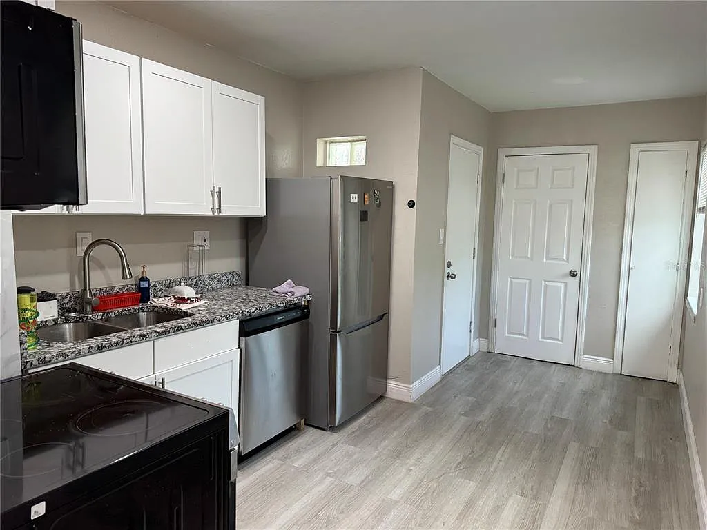 2 bed, 1.0 bath, 800 sqft, $1,900 — Photo 4