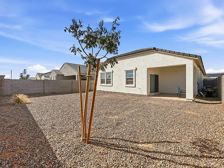 25285 N 185th Dr — Photo 30