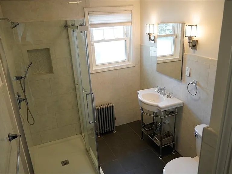 1358 Narragansett Blvd — Photo 23