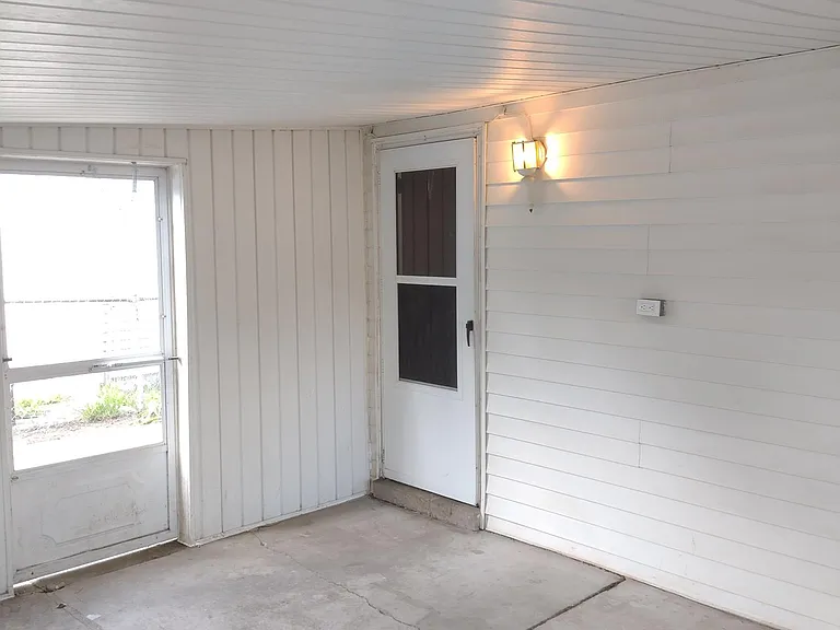 8211 Carrousel Blvd — Photo 22