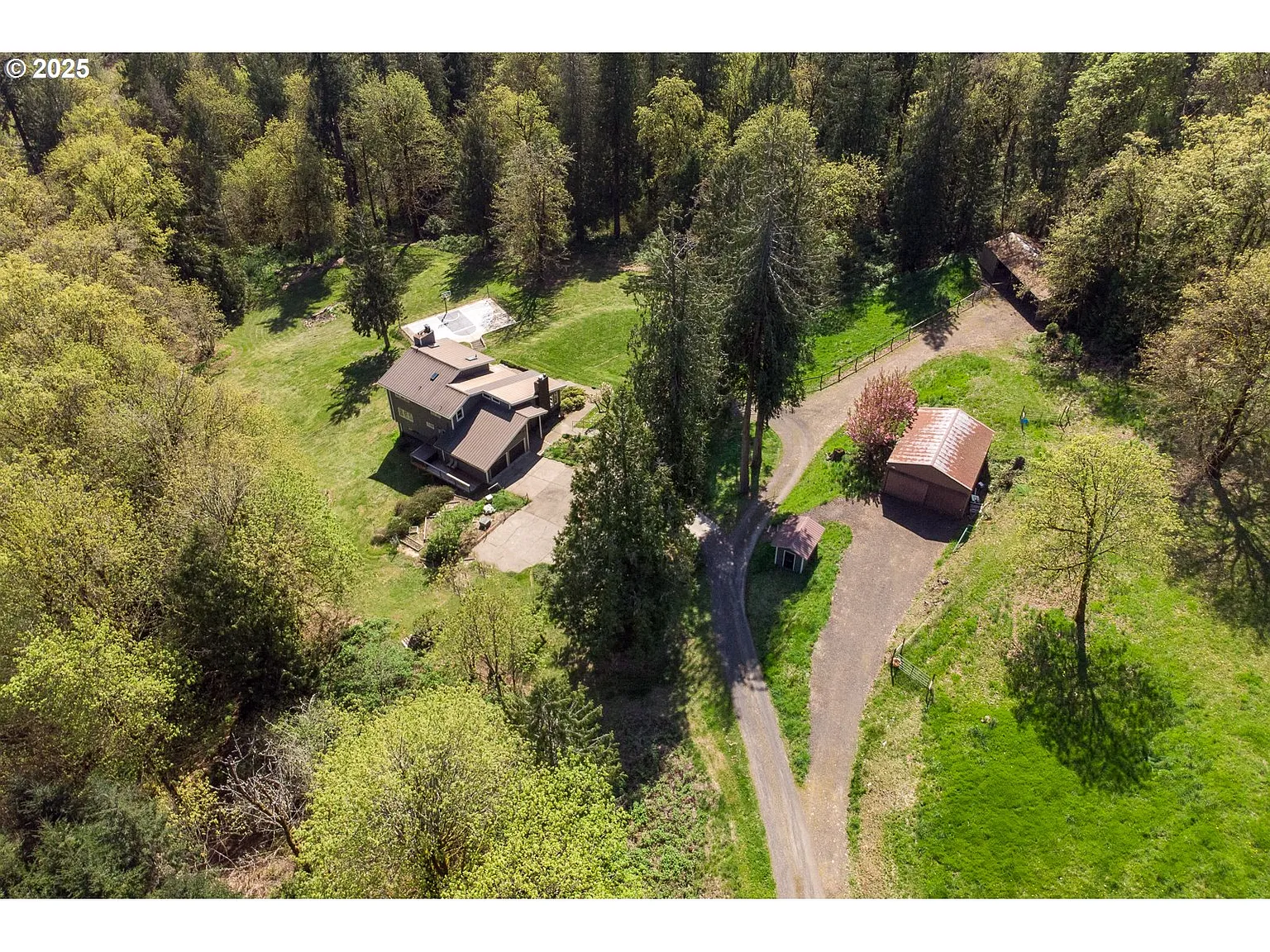 27690 SW Strawberry Hill Dr photo 1