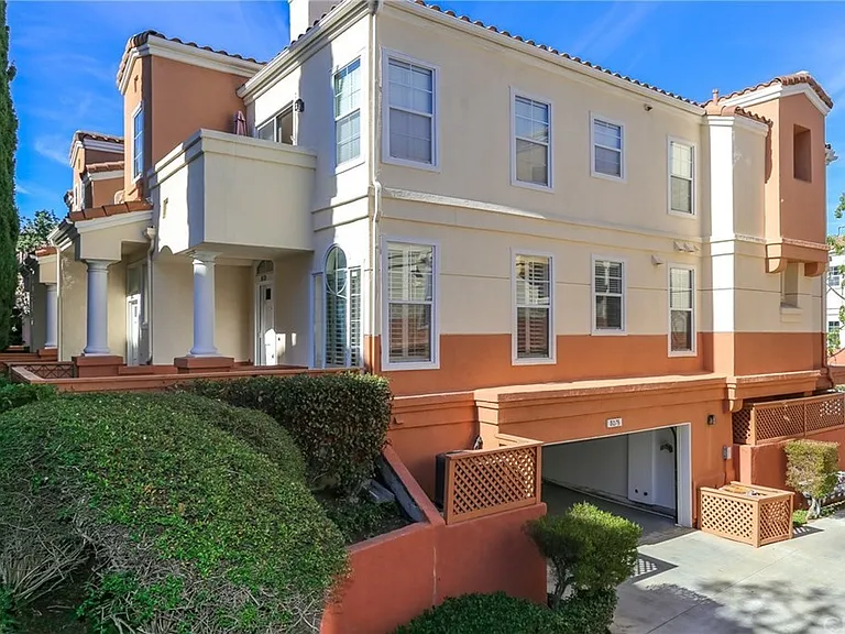 8078 E Venice Way — Photo 1