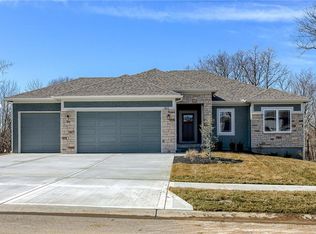 1812 Homestead Dr, Liberty, MO 64068