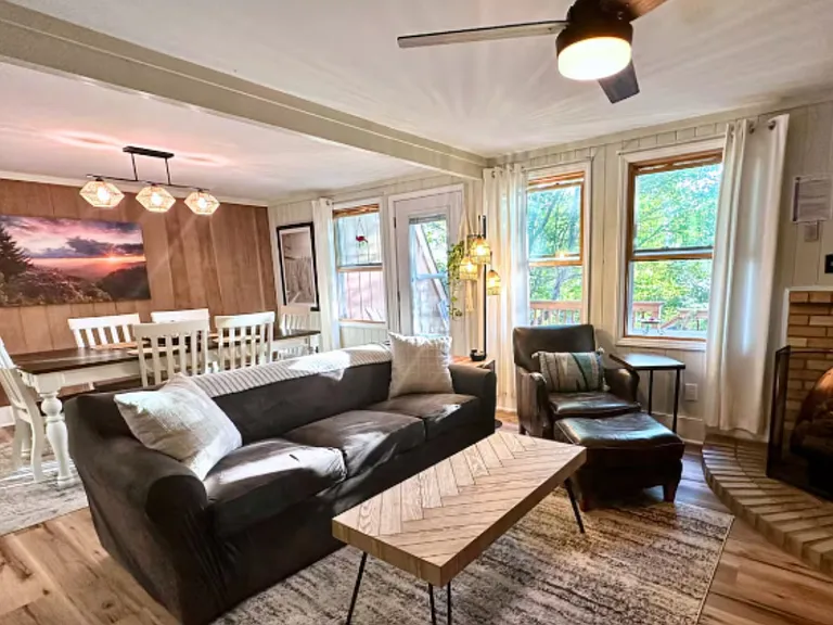 220 Charter Hills Rd #B4 — Photo 1