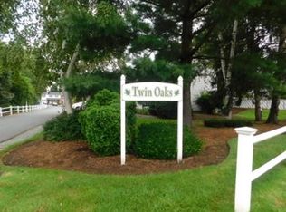 25 Oak St APT E, Methuen, MA 01844