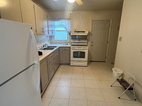 3rd image of 245 Homewood Ave